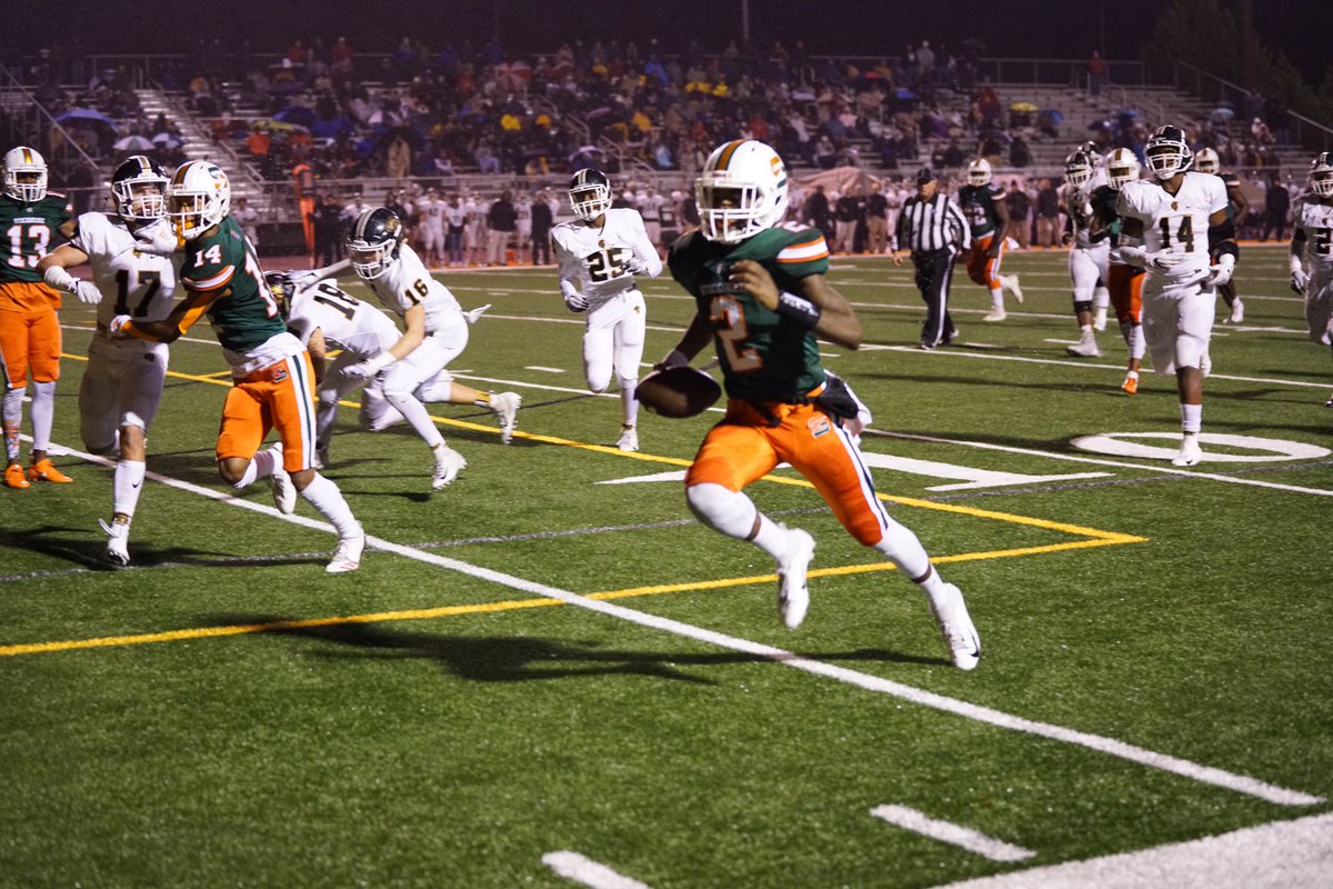 saychphotos's tweet photo. @StockbridgeFoo2 beat @Carrollton_High. Here are some of my fav pics that resulted in #bigplays. #teamminded #wellcoached @SHS_HCS @iam_ysmfrizz @isaiahtaylor956 @NeweraJM13 @BlG_BEST @HDHSports @HCAthletics_HCS @GPBsports @AJCsports @High5Sports
=
Pics https://t.co/o9dStUztpC https://t.co/axPtHs9W1A
