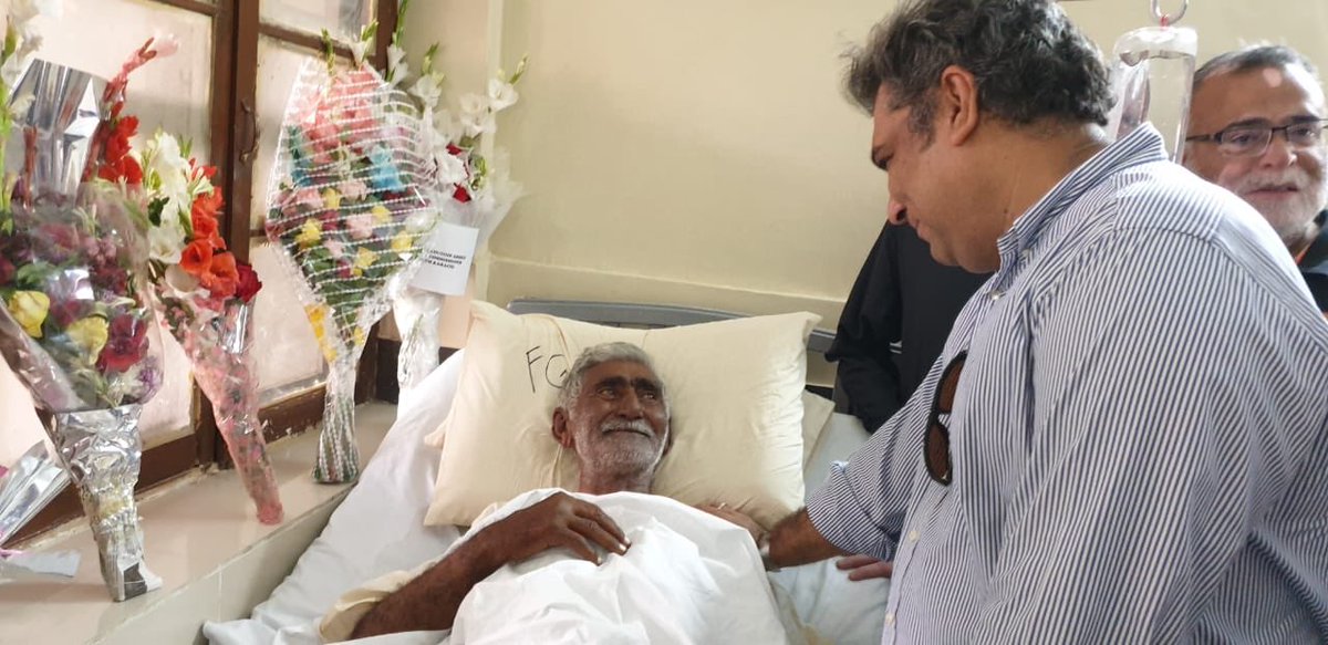 AliHZaidiPTI's tweet photo. Another hero of the Nation.
Security Guard Mohd Jumman kalhoro, who was shot but did not open the gate saving the #ChineseConsulate &amp; the people inside from a massive disaster. He was still smiling at the hospital &amp; said no issues, I did this for Allah &amp; Pakistan! https://t.co/WMoML8FRk1