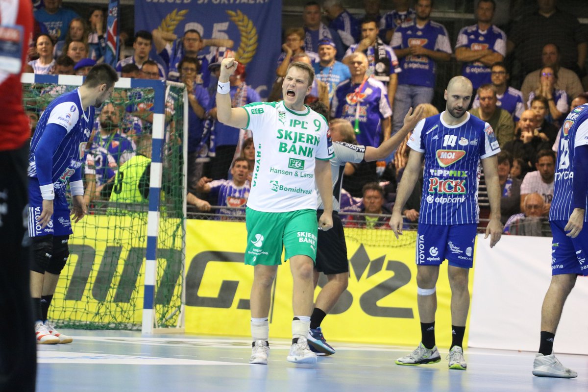 ehfcl's tweet photo. Second day into Round 9 at the #veluxehfcl . Watch all matches at https://t.co/IxekV9aMF3
16:50 CET ⏲ @skjernhaandbold vs @SGFleHa
17:00 CET ⏲ @mhbofficiel vs @IFKKristianstad
17:00 CET ⏲ #HCMotorZaporozhye vs @RKCPL
18:10 CET ⏲ @ElverumHandball vs #WackerThun https://t.co/CINo0pBiQ3
