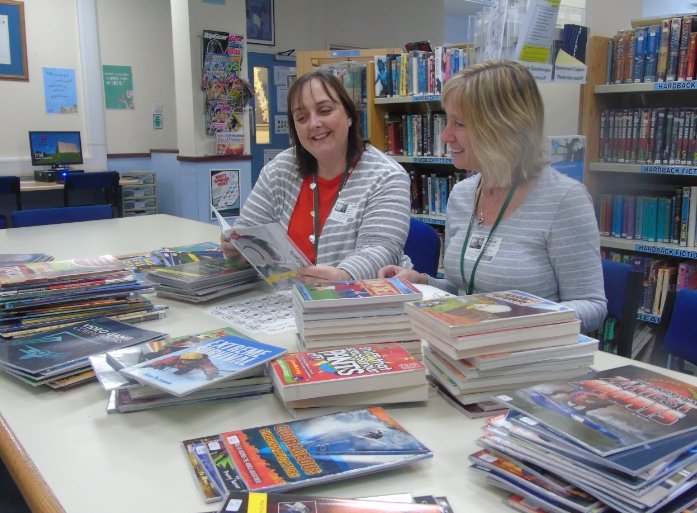 PTAHHS's tweet photo. We are really pleased that we have been able to purchase nearly 200 non fiction books to the library. 📖😃 https://t.co/h42XzoZOw7