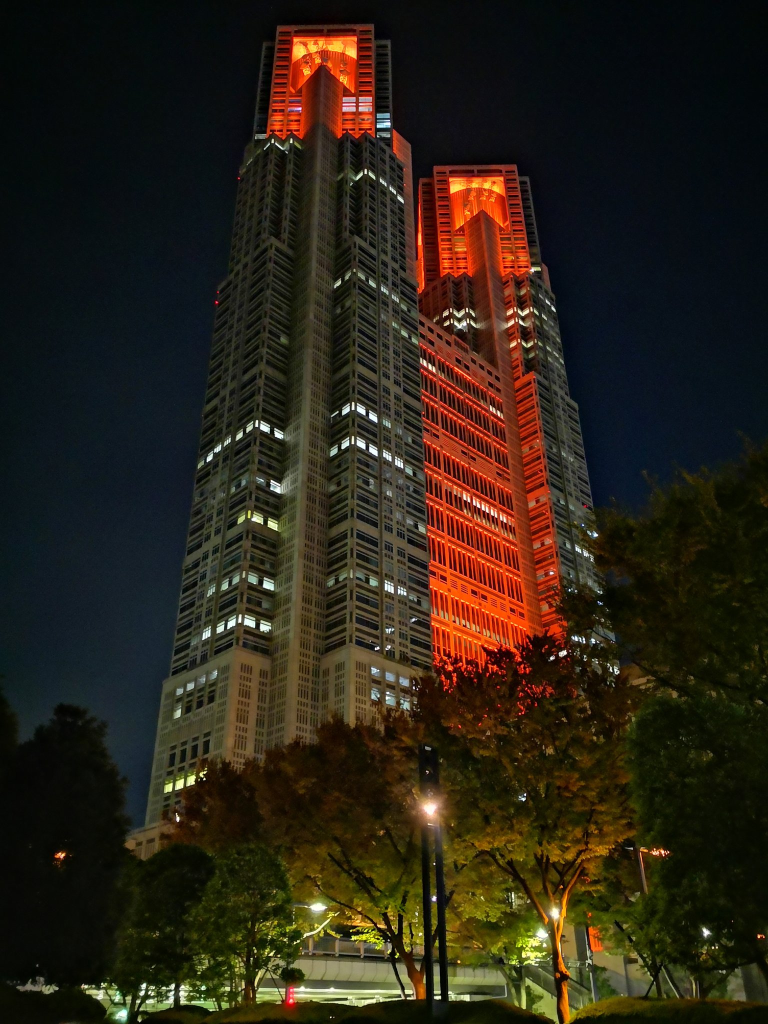 都庁の夜の顔 ここに魔王が と思いたくなる 話題の画像プラス