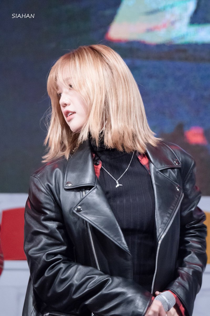 mimihyuned's tweet photo. leather jackets are made for kim mihyun and the topic is not up for a discussion https://t.co/k3Bt7N5Sus