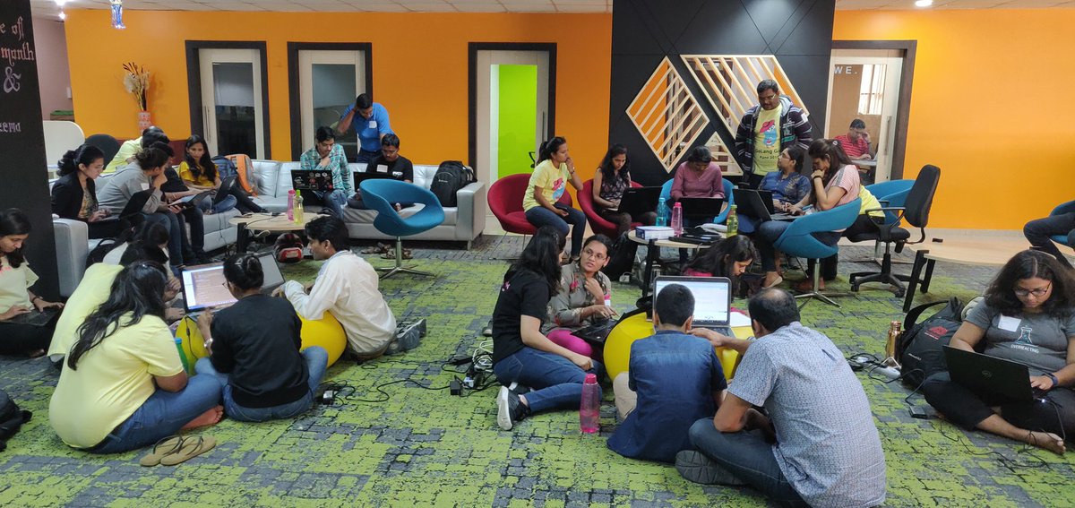 GirlsGolang's tweet image. Attendees making server less chat application at #golanggirlspune #golang #golanggirls