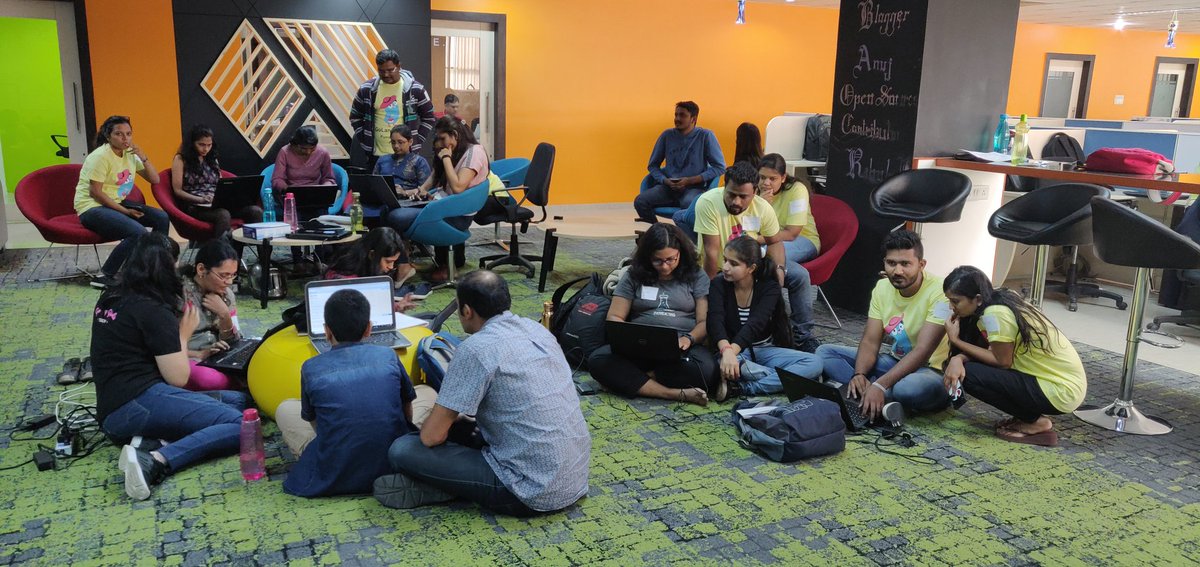 GirlsGolang's tweet image. Attendees making server less chat application at #golanggirlspune #golang #golanggirls