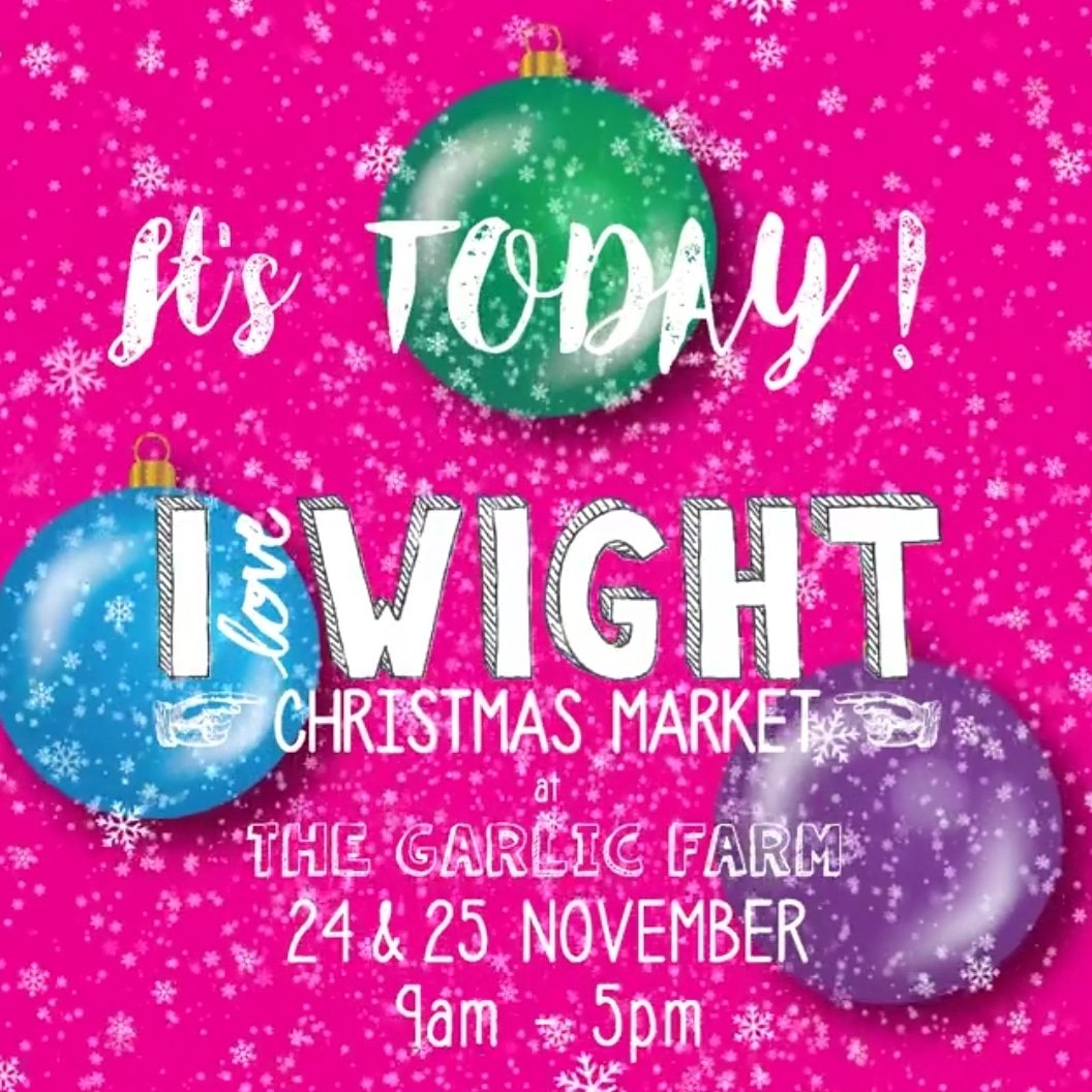 realilovewight's tweet photo. Mince pies our Christmas Market at @TheGarlicFarm is TODAY! Loads of local makers, producers, designers &amp; artists!
The amazing Horsebox Theatre performing all day in the courtyard.
FREE entry, FREE parking and FREE entertainment.
Today 9am-5pm....see you there! https://t.co/e0iTNdlb18