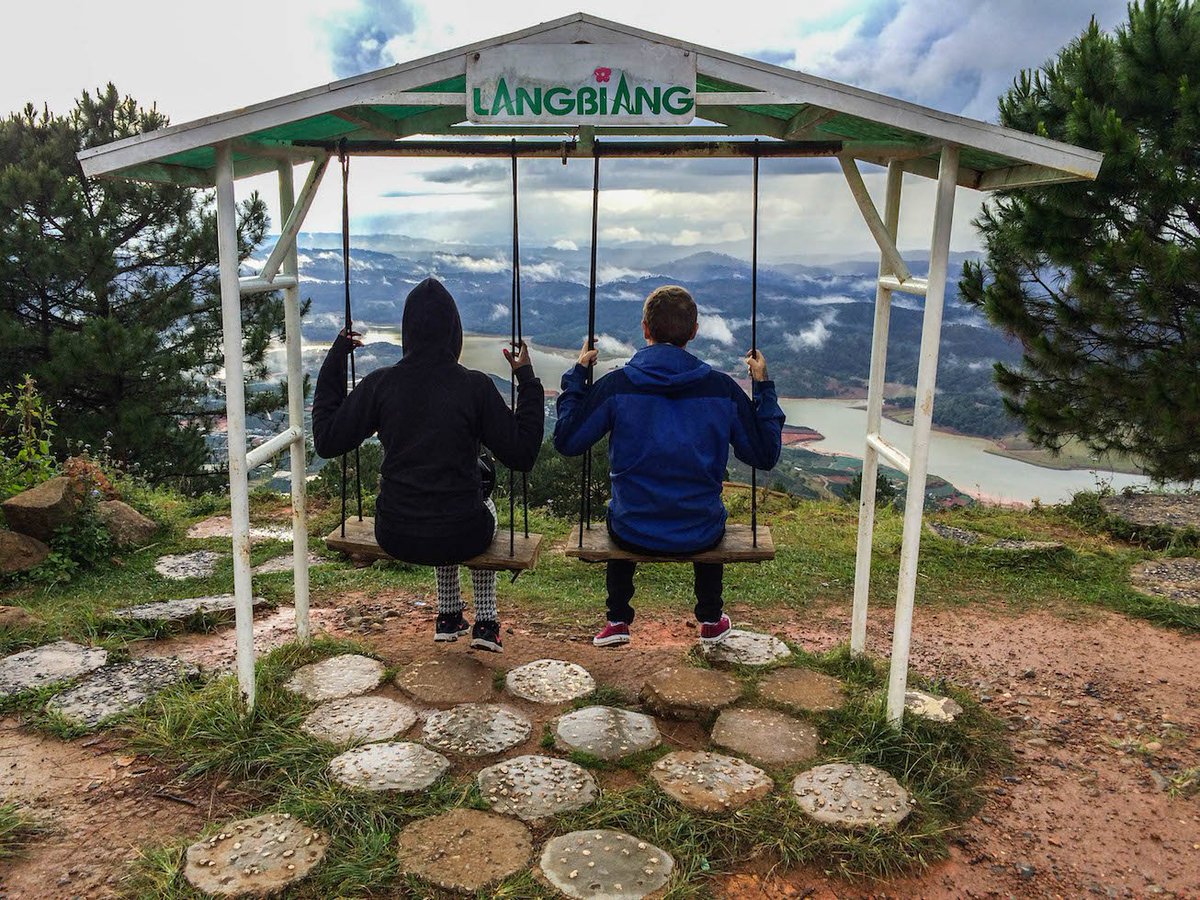 vietnamvisactr's tweet photo. Somewhere in #Vietnam - #LangBiang mountain, #Dalat city
Year end, the best time to visit DaLat 😀
-----------------------------------------
#WelcomeVietnam #VietnamTravel #VietnamVisa #VietnamVisaOnArrival - https://t.co/sfbgEpm9wy https://t.co/HSss1lLth1