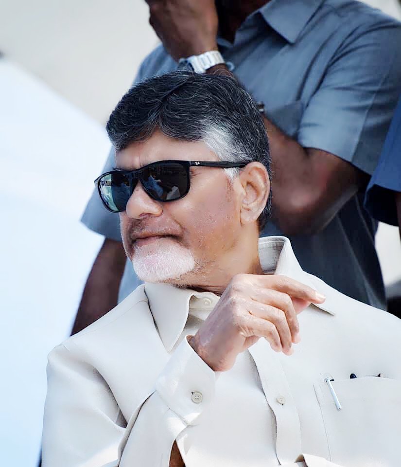 Ds1sGdYWwAA51oB.jpg:large