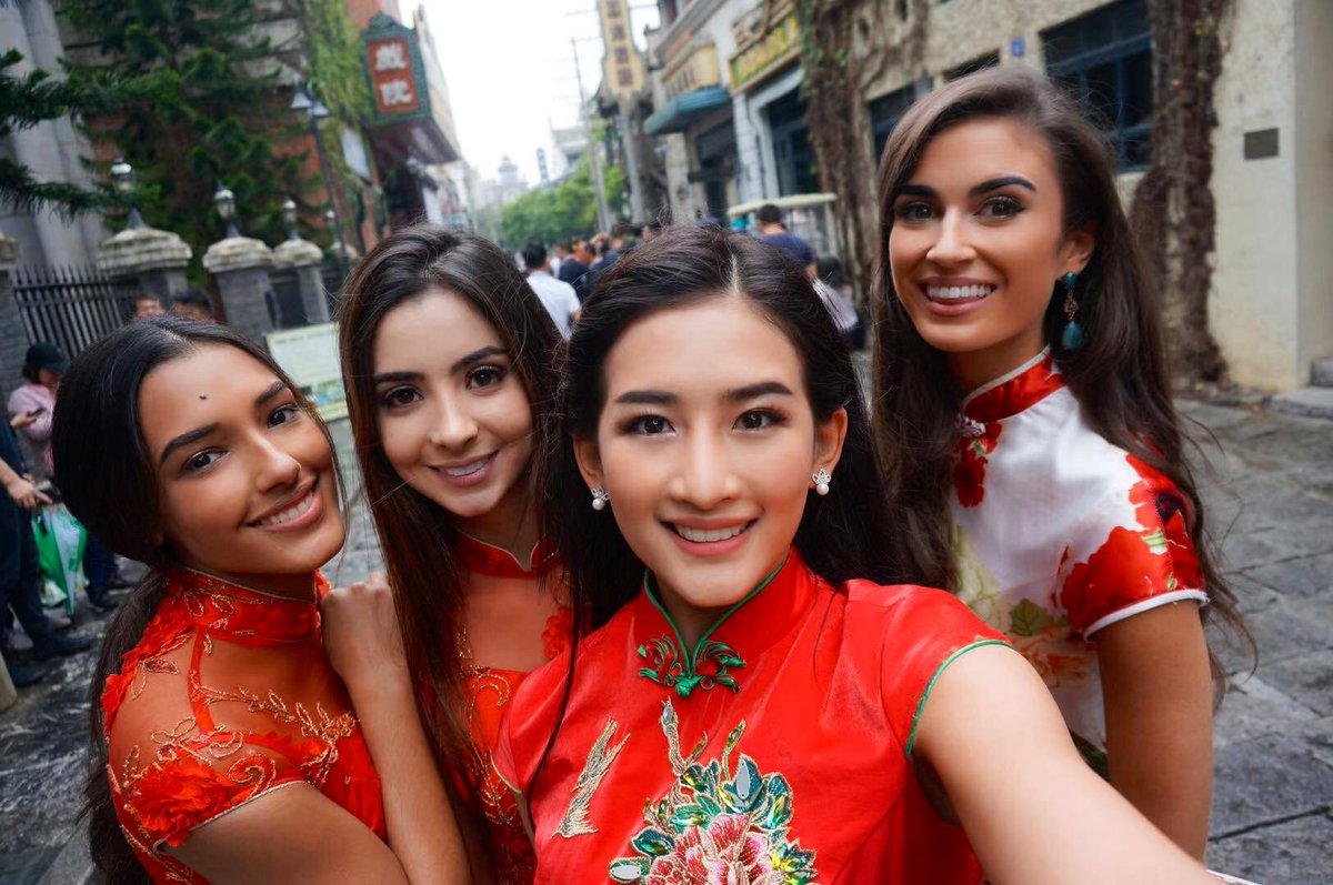 MWMyanmar's tweet photo. (っ◔◡◔)っ♥Ladies in cheongsam♥ 
#SundayFunday #movietown #missworld #mw2018 #missworldmyanmar2018 https://t.co/Ymq27Tylae