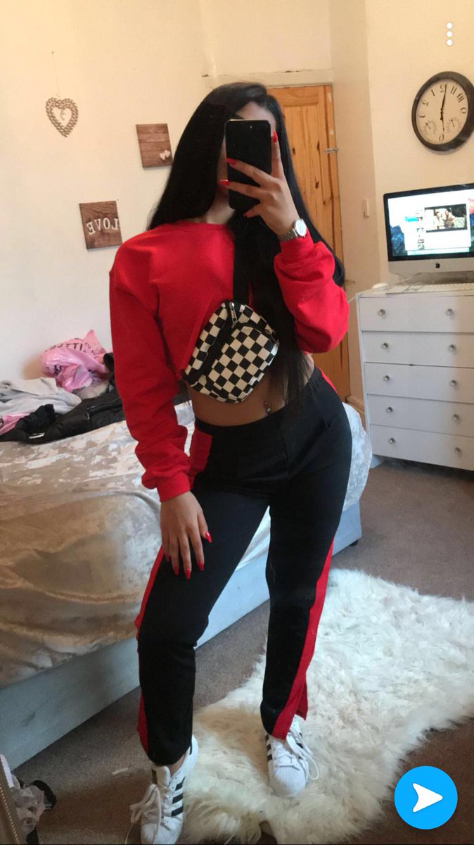 Goddesscher1's tweet photo. #BlackmailGoddess send me your details , i will put you on a straight path to misery #Findom #humiliaton #cuckold #hotterThenYourWife #YoungerThenYourDaughter 
#circlePay #lowlife #yourNothingWithoutMe https://t.co/OTSb07lyYs