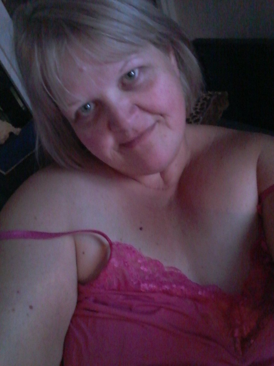 bbwmarym's tweet photo. Should I go onto https://t.co/RcQ1xRdgyn … shortly??? Ignore my bio...I need MODS-email me at bbwmarym@gmail.com or dm me here! Thoughts on me going on CB? #RT #singlelife @teampervcb https://t.co/ihNpNVps4j