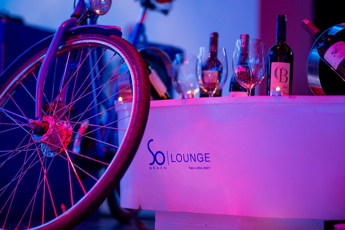 Come celebrate the weekend with us tonight at the #SoLounge 🍹🎵