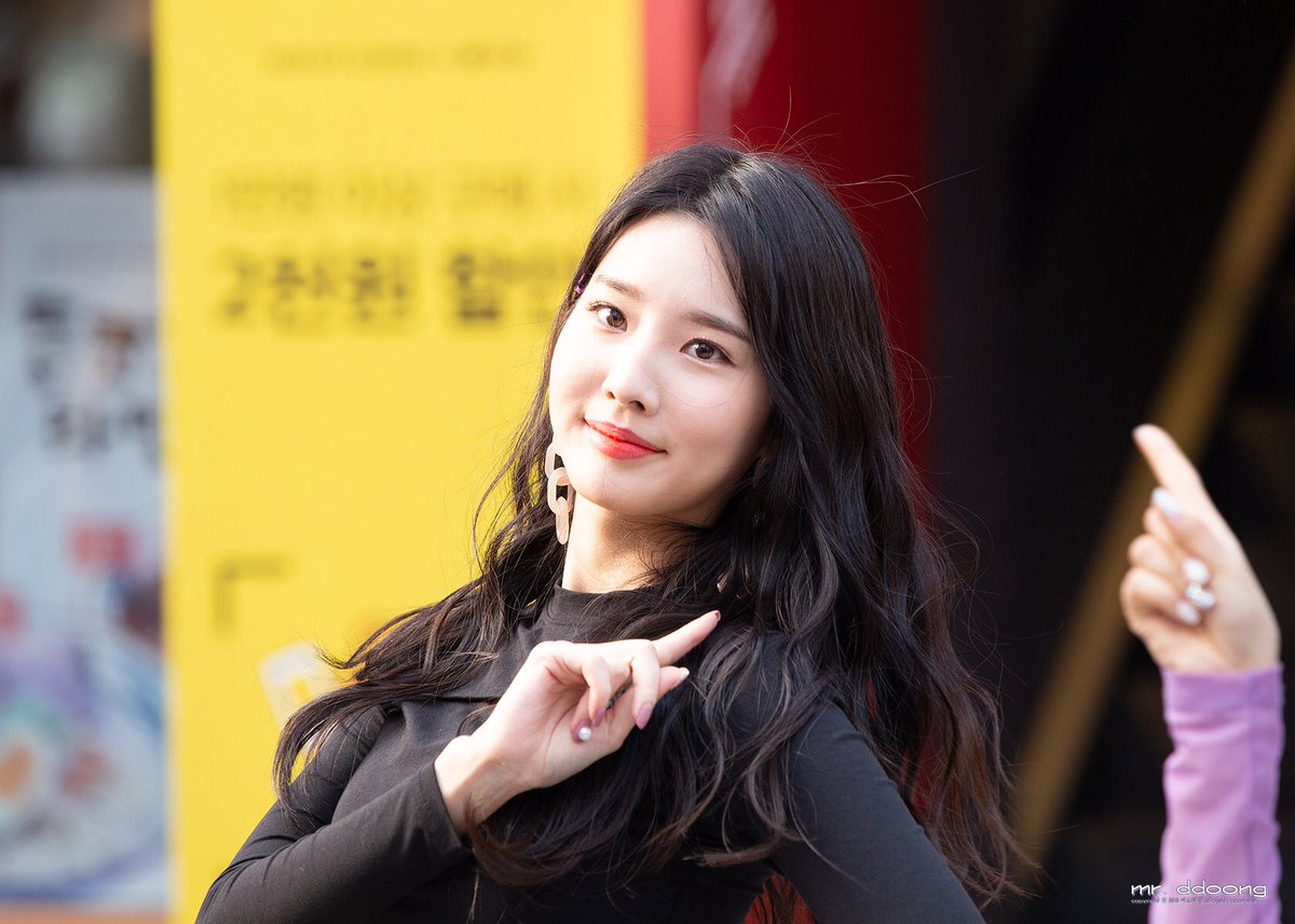 mr_ddoong_twt's tweet photo. 181116 페이버릿 데뷔 500일 기념 버스킹

항상 아끼고 사랑해...

@favorite_twt #페이버릿 #Favorite #서연 #SeoYeon #LLTLL #늘 #격하게 #아끼고 #사랑한다 https://t.co/vD8yjoWCEU