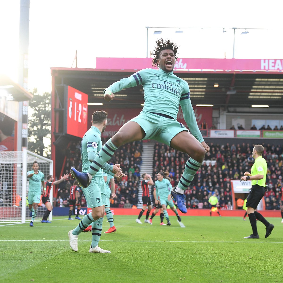 Iwobi celebra un gol del Arsenal (@Arsenal).