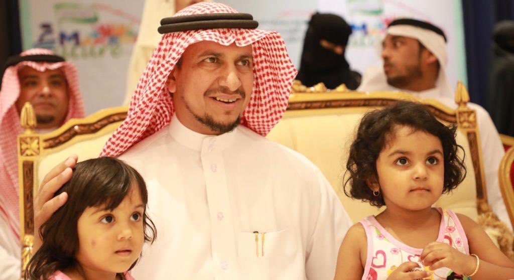 MOE_JZN's tweet photo. #قبل_قليل 
مدير عام #تعليم_جازان يدشن فعاليات الاحتفال بـ #اليوم_العالمي_للطفل بكادي مول ويتجول في أركان المعرض المصاحب للاحتفال ويشيد بالجهود المبذولة https://t.co/77NkxbC0tu