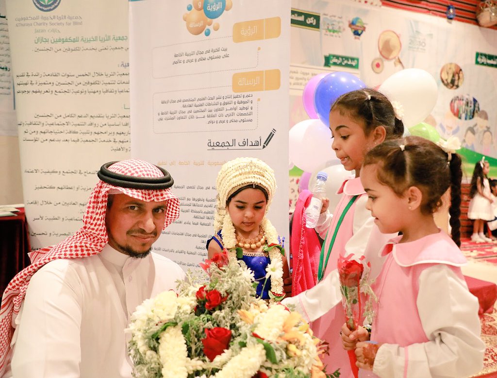 MOE_JZN's tweet photo. #قبل_قليل 
مدير عام #تعليم_جازان يدشن فعاليات الاحتفال بـ #اليوم_العالمي_للطفل بكادي مول ويتجول في أركان المعرض المصاحب للاحتفال ويشيد بالجهود المبذولة https://t.co/77NkxbC0tu