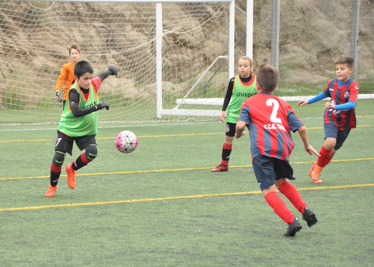 AlellaCF's tweet photo. RESULTATS: 🦊🐗

@atcsantpol 5-0 Benjamí ‘C’ |
Tiana ‘B’ 5-2 Aleví ‘E’ |
Primer Equip 1-1 @aeempenta |
@CECabrils 3-5 Cadet |
@CFLloreda 2-2 Veterans |
Juvenil 5-3 @LaLlantiaAD |

#instagram #doityourself #football #soccer #futbolcat #alella #cfalella #elmillordelfutbol https://t.co/imlxtTU43u