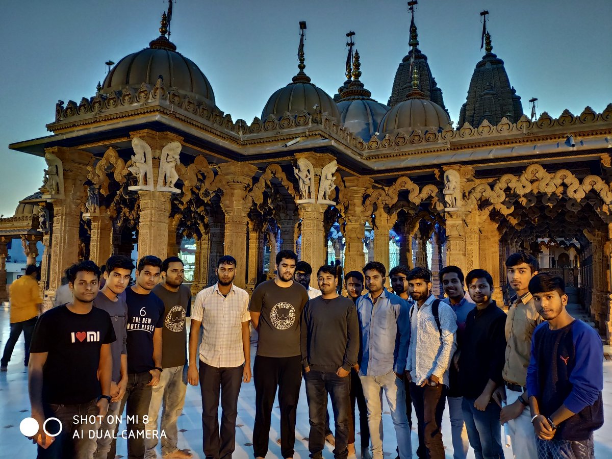 XFCJaipur's tweet photo. We Had Our 14th meet on Today at Akshardham Temple , Many People All Joined us This Time to Experience the #Redminote6pro #TheNewNote
.
Thank You All for Coming.... Hope You all Enjoyed https://t.co/lZLA0aMnJ3