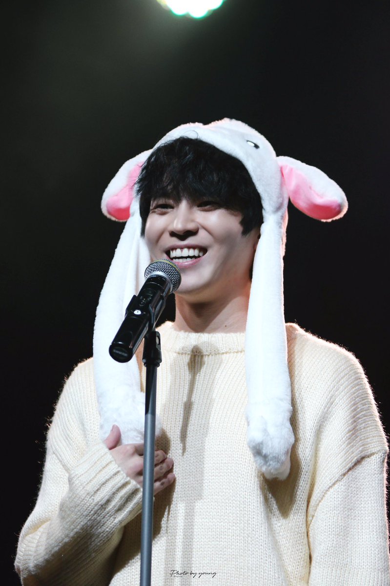 youngs_backup's tweet photo. 181125 이재균 편지할래요? 낮공 포토타임
#이재균 배우님

아 내 심장... 소매씹덕🤦🏻‍♀️💕 https://t.co/fIfbrHytZ3