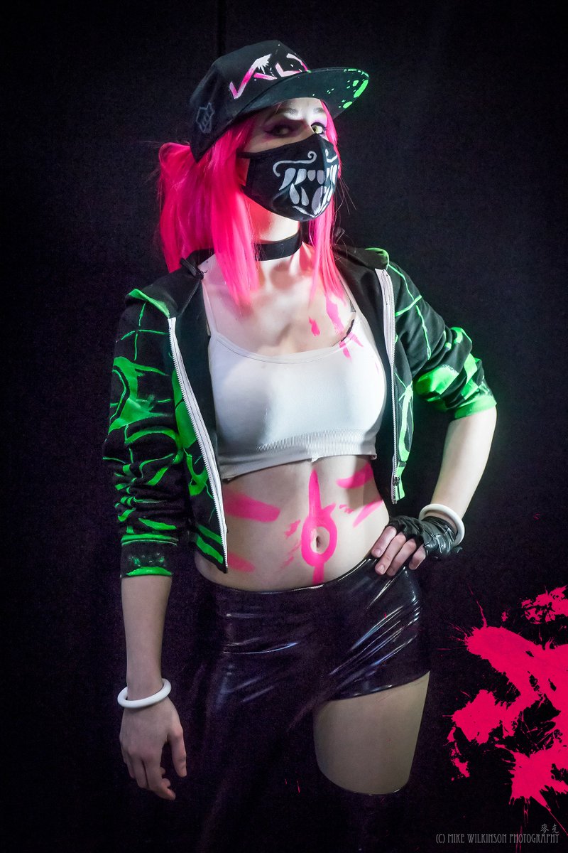 First edit from MCM Birmingham,
with @ShadowwNova looking amazing 
assited by <a href="/nparkerphotos/">Nathan Parker</a> 
#MCMBirmingham #MCMcomiccon  #cosplay #KDAAkali #KDA 
#cosplay #comiccon