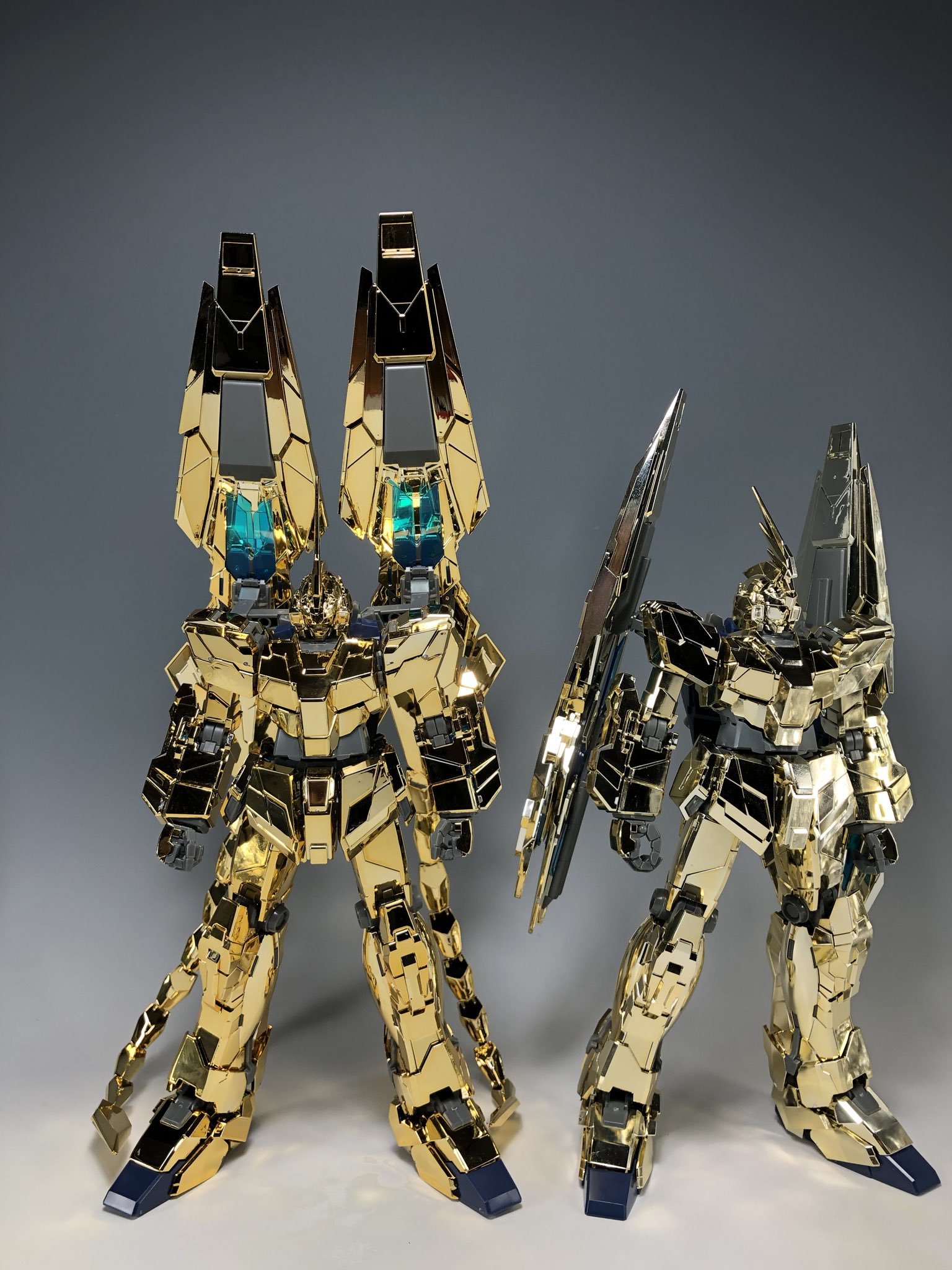 デンデロ Twitterren Mg ユニコーンガンダム3号機フェネクス ナラティブver 尻尾状のスタビライザーはリード線が通っていて自在に可動 Deの接続アームも通常版同様可動するので アニメの設定画の角度にも出来ます メッキの色も通常版と比べ濃い金色になりました デンデロ Twitterren Mg ユニコーンガンダム3号機フェネクス ナラティブver 尻尾状のスタビライザーはリード線が通っていて自在に可動 Deの接続アームも通常版同様可動するので アニメの設定画の角度にも出来ます メッキの色も通常版と比べ濃い金色になりました
