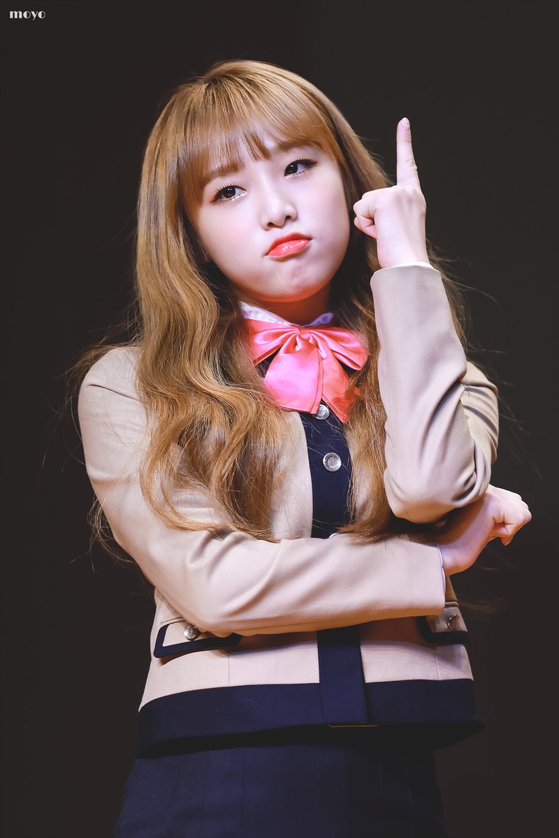 Yena_pic's tweet photo. 181116 노량진 팬싸인회

#최예나 #YENA #チェイェナ #아이즈원 #IZONE https://t.co/zehiH1t89J