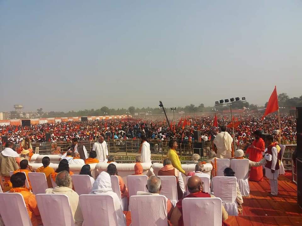 friendsofrss's tweet photo. अयोध्या करती है आह्वान, ठाठ से कर मंदिर निर्माण। VHP's Champat Rai addressed Virat Dharam Sabha at Ayodhya. Asked Central Govt to fulfil its promise to build to Ram Temple. #MandirWahinBanayenge https://t.co/Bfc6dqMqjI