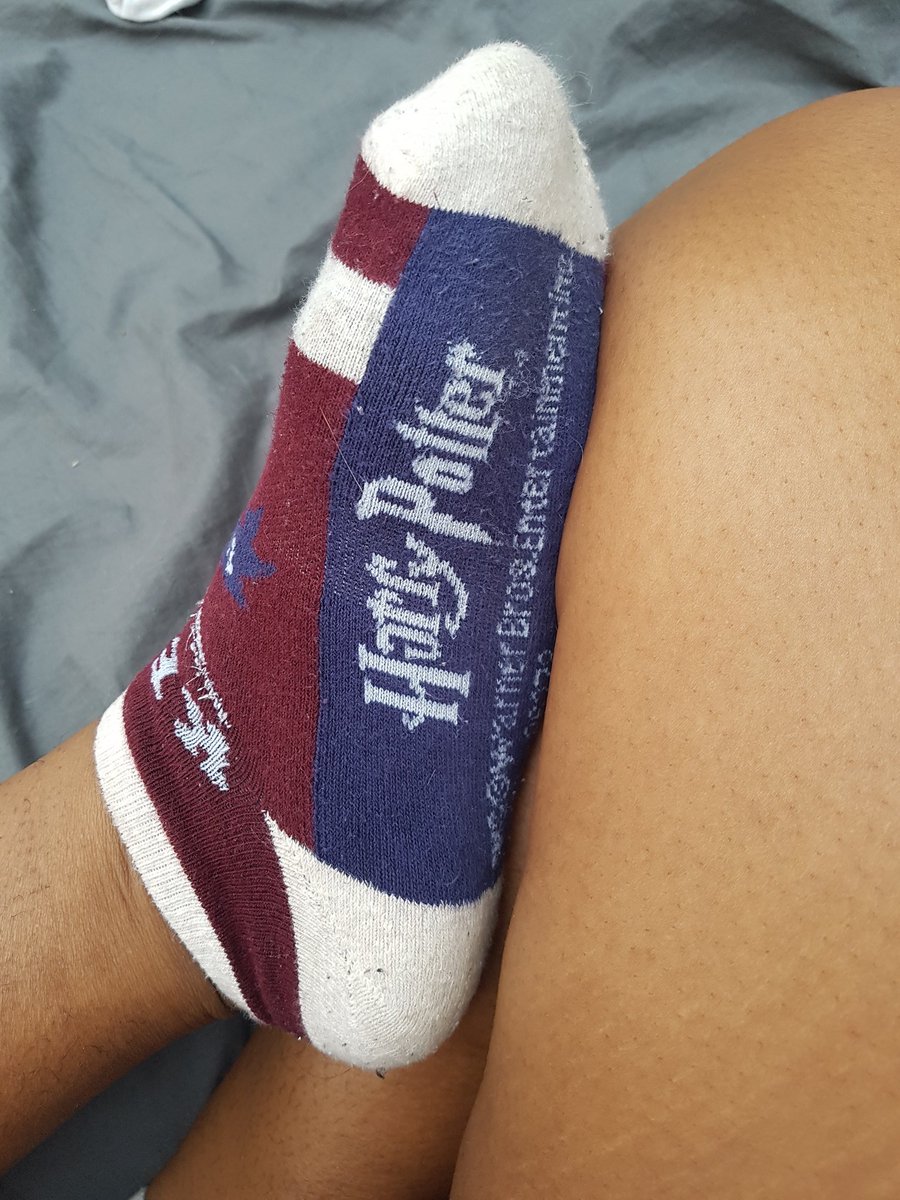 ebonydreamx's tweet photo. It's a Harry Potter sock kinda day π
#SecretGeek #HarryPotter #Fetish #sockfetish #footfetish #wornsocks #FootWorship #sockworship #dirtysocks #smellysocks @RtWorn https://t.co/ZWHORblbg3