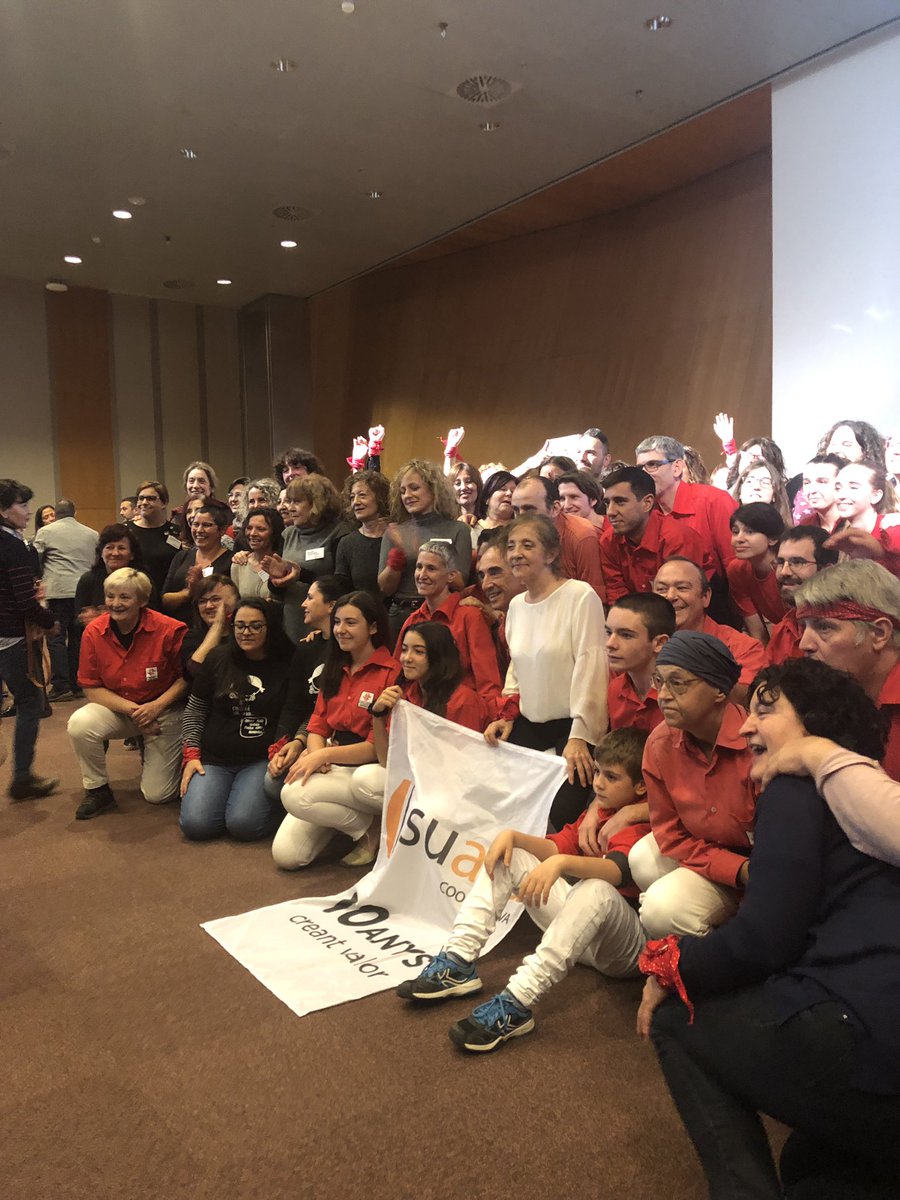 EstrellaAlcalde's tweet photo. Ayer fué un día de reencuentros, de emoción, de celebración pero también de replanteamiento, de futuro, de trabajo continuado.... hemos llegado hasta aquí....  ahora toca mejorar cada día para seguir adelante.....#assembleasuara  #orgullsuara https://t.co/0SgkGWMz33