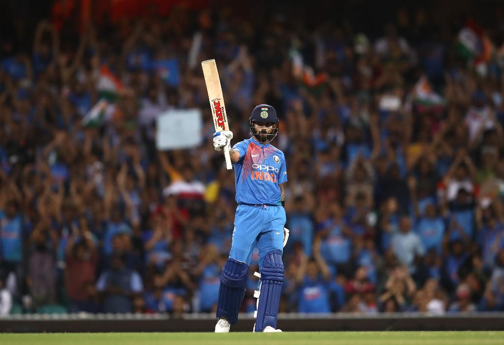 ICC's tweet photo. India level the T20I series against Australia!

Virat 'The Chaser' Kohli does it again, ending 61* from 41 balls as India chase down 165 with just two balls remaining. What a knock from the skipper!

#AUSvIND SCORE 👇
https://t.co/vuuqcrYXlw https://t.co/0IlDYZRdZ2