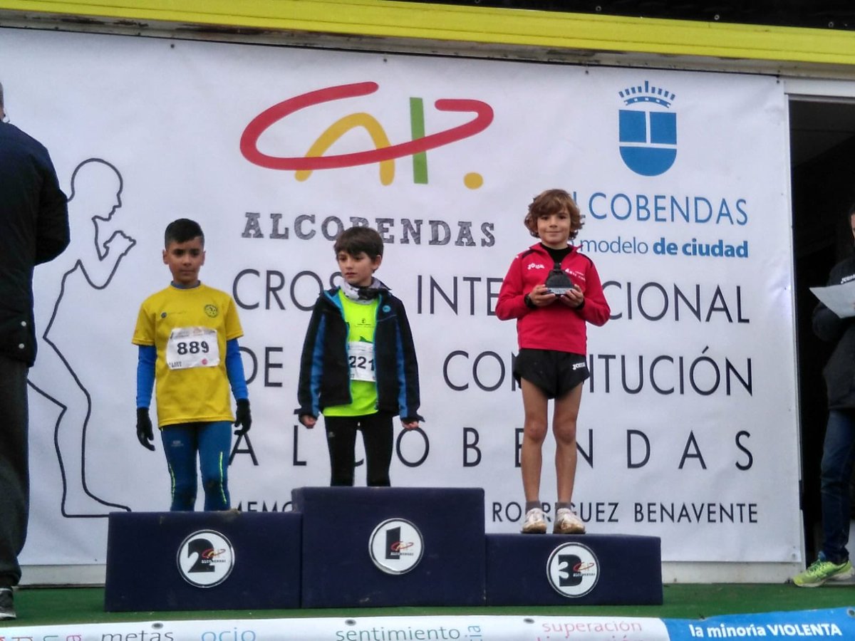 arte_fisico's tweet photo. @FedExtAtletismo @JoseMOrtiz66 Carlos Pedrosa de @arte_fisico se clasifica en tercera posición en categoría benjamin en el CROSS INTERNACIONAL DE ALCOBENDAS. https://t.co/L4wtn3l755