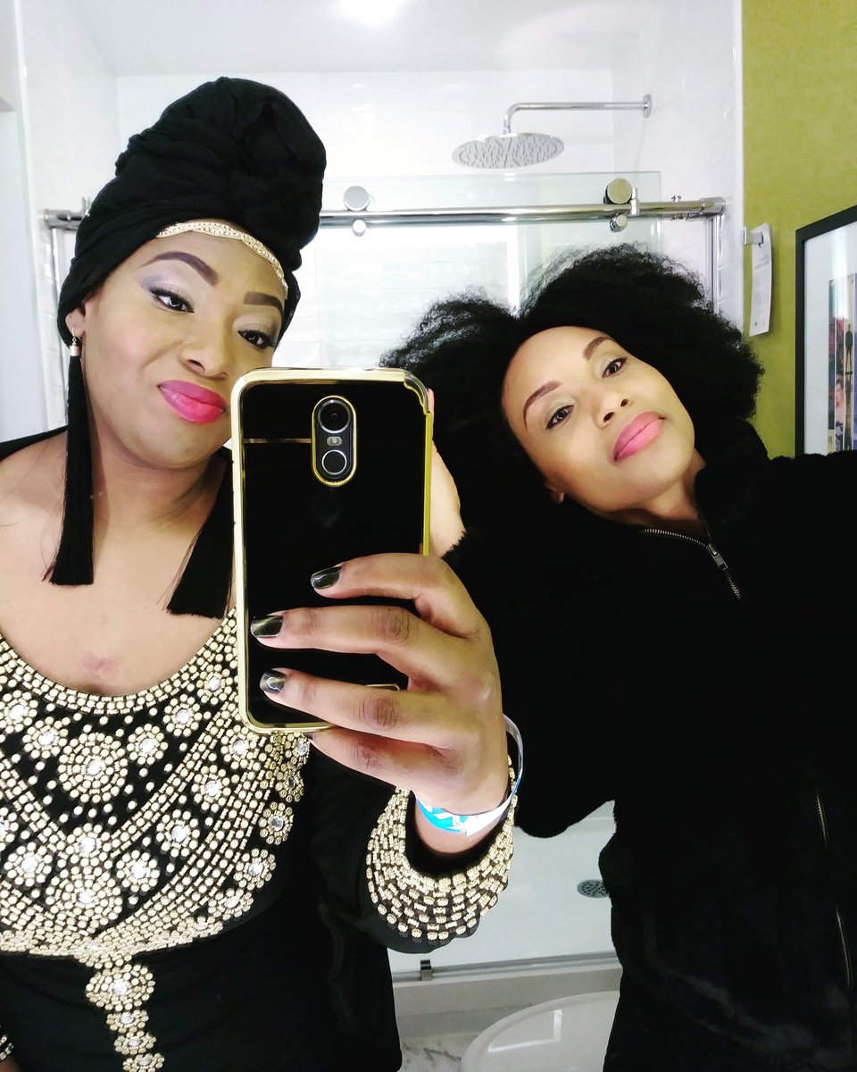 AminaYaQar's tweet photo. #BathroomShananigans #SuiteLife #ssmas18 #DopeTimes with #DopePeople @726_makeup #AP2TMH #NotYourAverageSoul🎶🎼 https://t.co/3gm0qqakgB