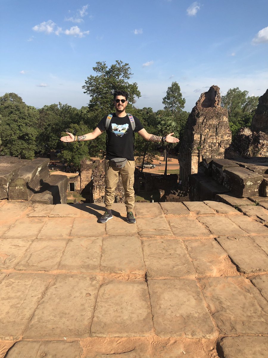 GuerPaul's tweet photo. E anche in Cambogia 🇰🇭 abbiamo portato @ilGatto92, che spettacolo. Ficcanza in cambogiana abbondanza. 🇰🇭 https://t.co/h2kniqUp43