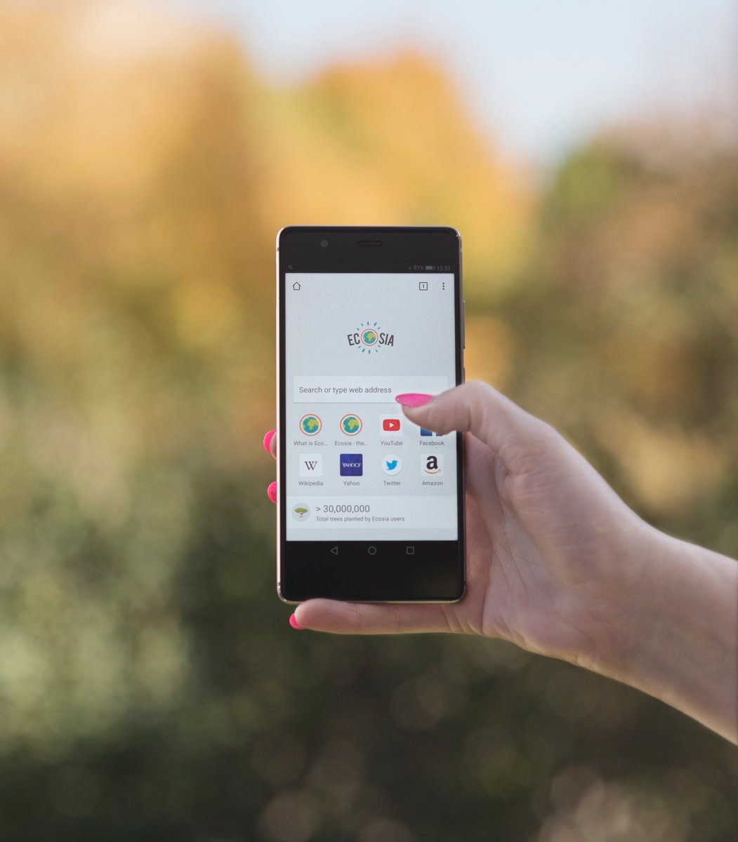 ecosia's tweet image. Did you know that if Ecosia was as big as Google, we could plant enough trees to offset global deforestation? Tag a friend who needs to know! 🌳☝️ #switchtoecosia
