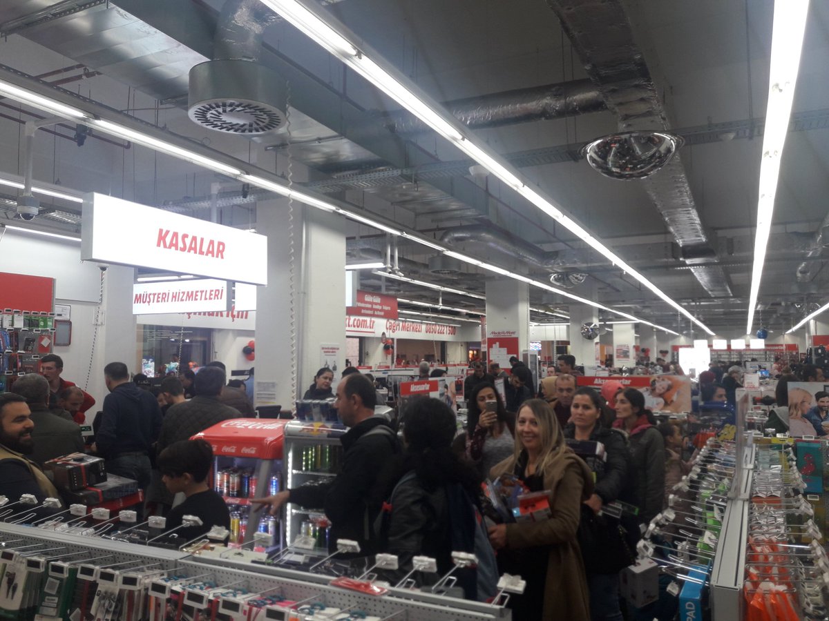 nakliyat is on twitter real direniscileri bayrampasa forum istanbul media markt magazasinda ki kasa kilitleme eyleminde tum kasalari kilitledi iscilere uyum makro iscileri de destek veriyor realiscilerikazanacak https t co i3sq0unvnc twitter