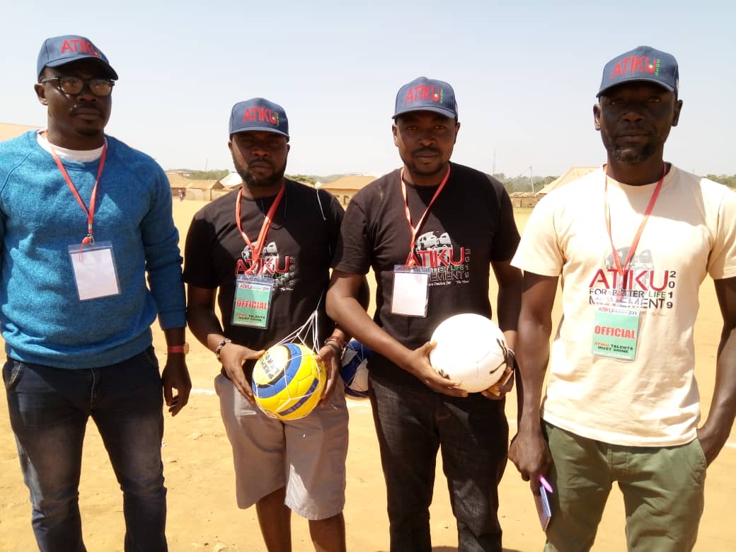 forbetter_life's tweet photo. Durumi youths, @OfficialPDPNig ward members and officials of the football challenge in honor of HE @atiku, Masha Allah.
@bukolasaraki
#Betterlife #betterlifemovement #LetsGetNigeriaWorkingAgain #youthincluvsivenessingovernace #SundayThoughts https://t.co/URot4MQ1bM