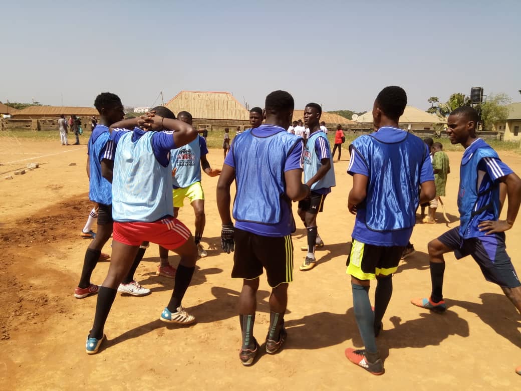 forbetter_life's tweet photo. Durumi youths, @OfficialPDPNig ward members and officials of the football challenge in honor of HE @atiku, Masha Allah.
@bukolasaraki
#Betterlife #betterlifemovement #LetsGetNigeriaWorkingAgain #youthincluvsivenessingovernace #SundayThoughts https://t.co/URot4MQ1bM
