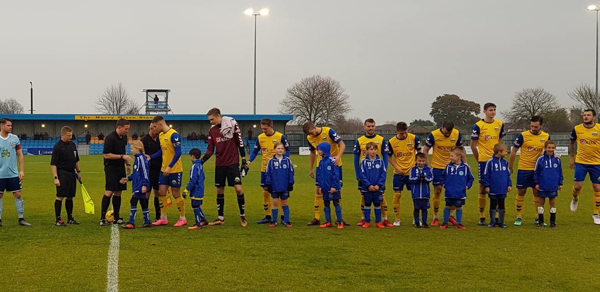 LeeRangersYFC's tweet photo. Our U9 Whites were the lucky #mascots for @GosportBFC yesterday! #localfootball @GosportCouncil @portsmouthnews https://t.co/lBbjMhu6Pa