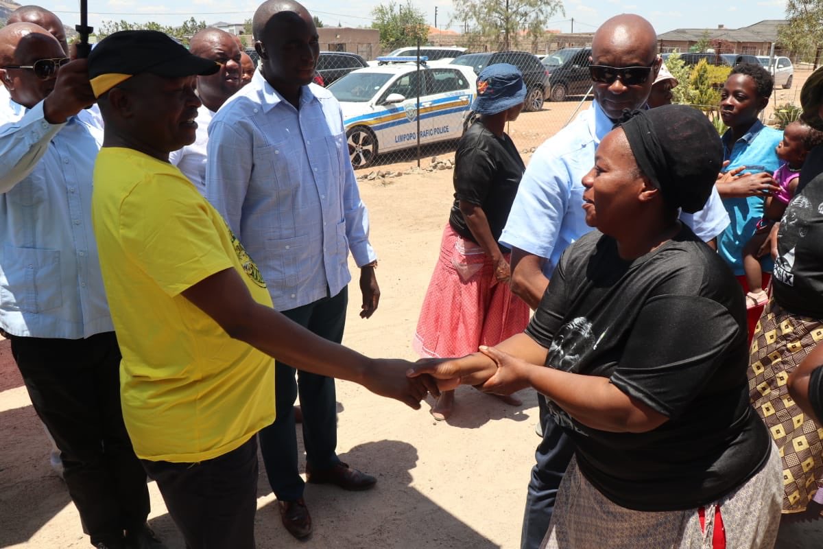 MYANC's tweet photo. #ANCDP together with NEC members comrades: Somlomo Pule Mabe, Candith Mashego-Dlamini, Sindi Chikunga and Pinkie Moloi, as well as the Provincial and Regional Leaders, lead a #ThumaMina trial in Peter Mokaba Region - Limpopo Province. https://t.co/nl9gWiyxDJ