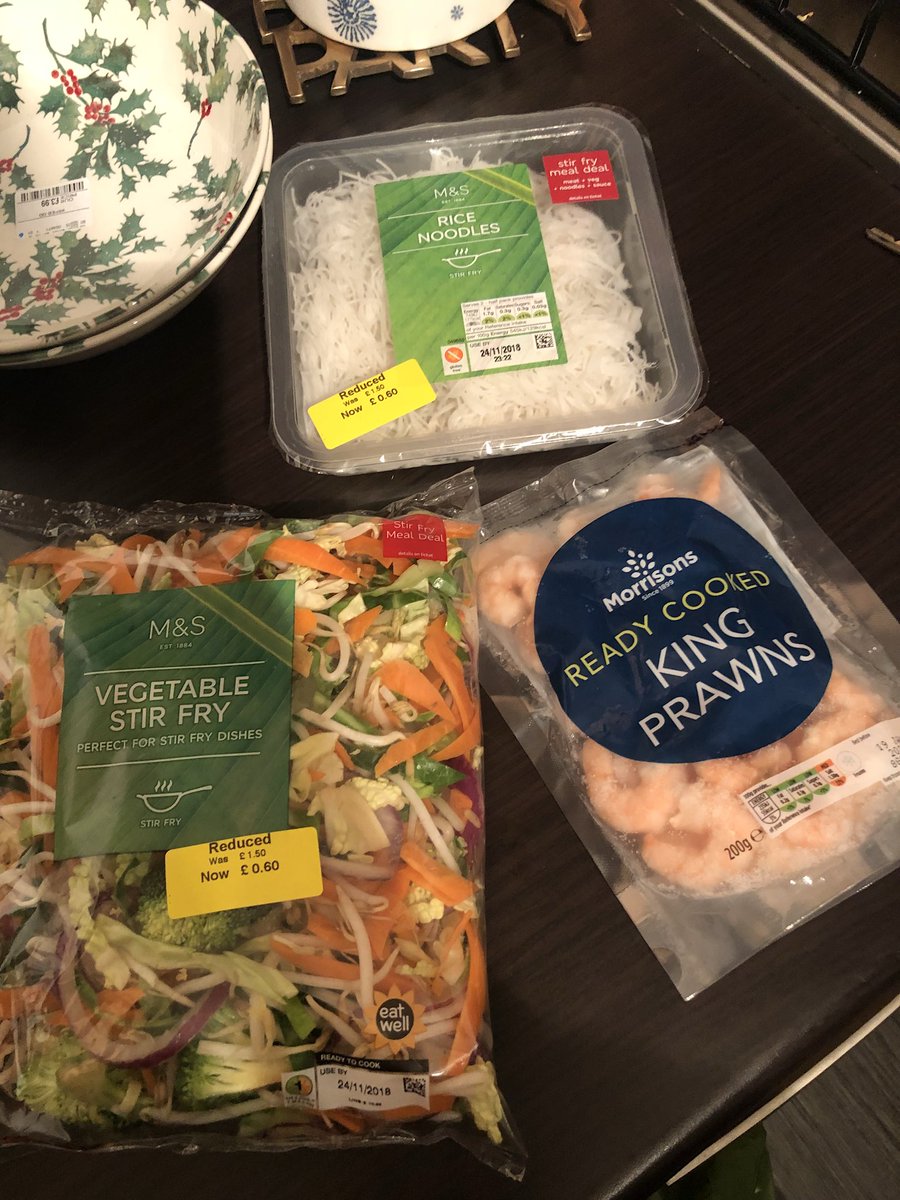 featherstone_sw's tweet photo. Speedy @SlimmingWorld stir fry for tea last night with some bargains from @marksandspencer 🥗 #slimmingworld #healthyeating https://t.co/2v0bOOS7JN