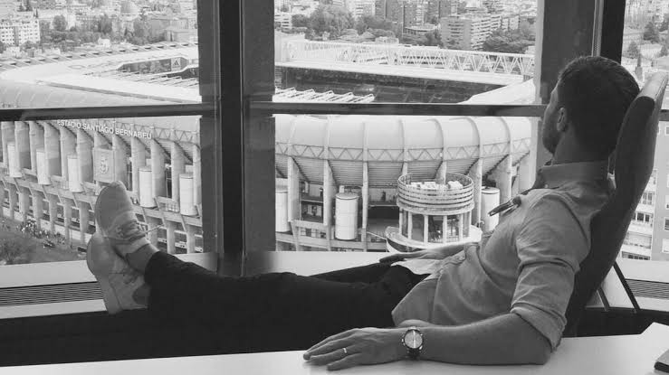 Happy Birthday to the smartest midfielder in the world. Better than your DM. Xabi Alonso 