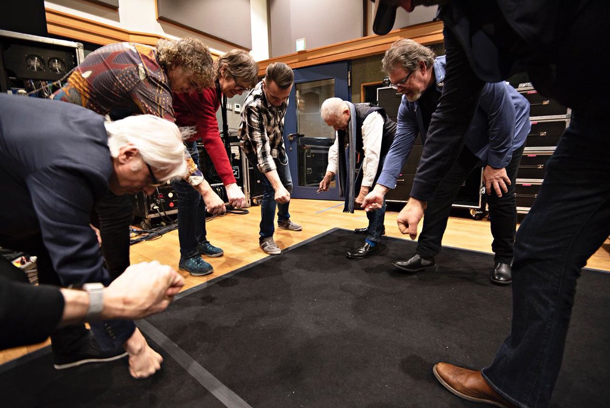 probability_'s tweet image. たぶんこの写真にビルリーフリン写ってる事日本で一番喜んでる自信がある………やっと見れる………ちゃんと来日してる………(இдஇ; )   #去年のリベンジ  facebook.com/10000018117725…