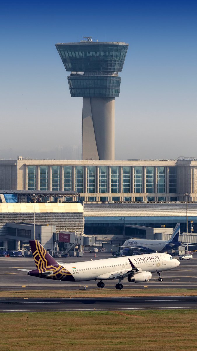 AviatorJwalant's tweet image. My click and Edit of VT-TTD flaring over runway 09 at Mumbai with iconic tower in the background. 
16x9 mobile wallpaper for #Vistara Fans. @MrrMukherjee #Vistaralove