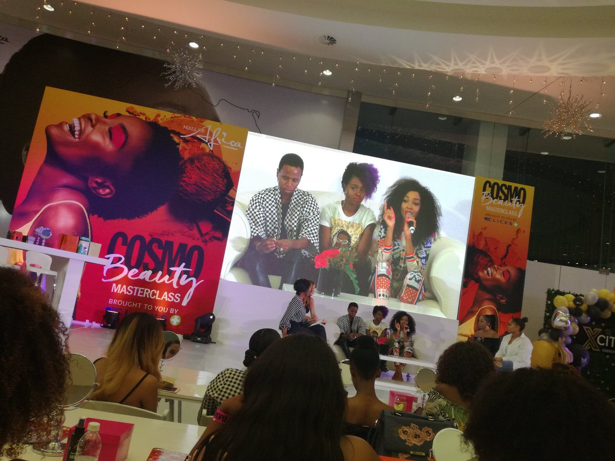 stephixbrookes's tweet photo. Panel discussion underwayππ
π Trade secrets revealed by the Beauty experts.
#COSMOBeautyMasterclass
#ClicksChristmas
@CosmopolitanSA @Clicks_SA @SorbetDrybar @TheBodyShopSA @BiodermaSA https://t.co/j7bXaCwfdq