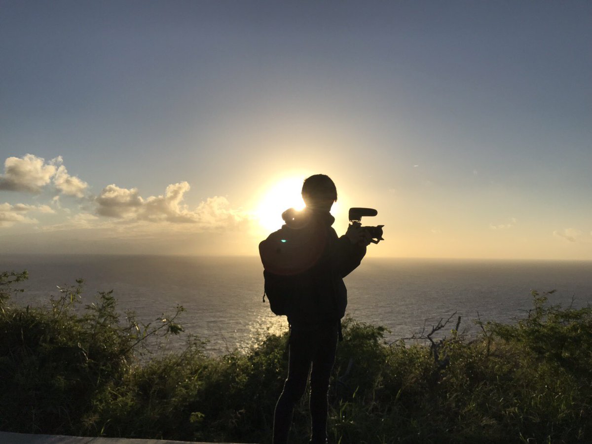 himitu_intetsu's tweet photo. ムーンボウチェイサー、無事に帰国しました☆少し短めの旅でしたが、今回も得るものがたくさんあった良い旅でした♪♪ボディー２台とレンズ４本持って行ったのですが、E-M1mk2と12-100mmF4にマイクがほとんどでした。スチルとムービーのどちらも撮影するので、立ち回り優先の装備になりました。 https://t.co/XPdPE7r7Gc