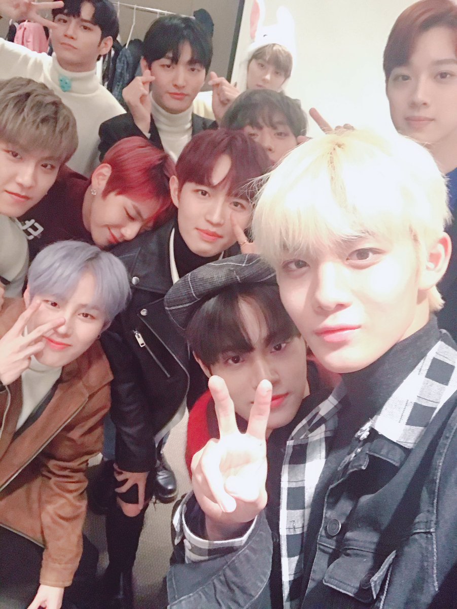 Wanna One tweet media