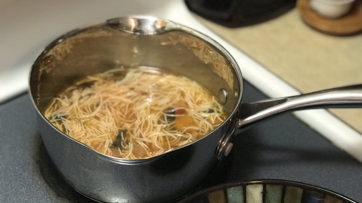HealingIsInYou1's tweet photo. Do u make bone broths for medicinal purposes? Are u a vegetarian, pescatarian or vegan who struggles with this concept even though you know it can help you with your medical concerns? If so, we want to hear from you! @yankeedoodlepad @connecticutblog @NaturalNutmeg 
#bonebroths l https://t.co/vgjNy2iq8b
