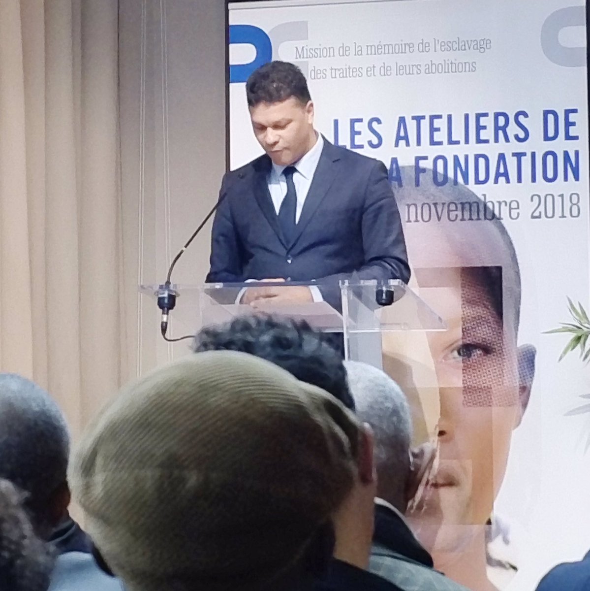 MrYannGael's tweet photo. Ce matin, temps fort de la création de la Fondation Nationale pour la Mémoire de l’Esclavage et des Traites avec restitutions des Ateliers et discours de @ChTaubira @jeanmarcayrault #FredericRegent @cnmhe et #JacquesMartial @memorial_acte à la @Maison_Chimie Chimie @aissataseck https://t.co/o8Jo4lEnrx