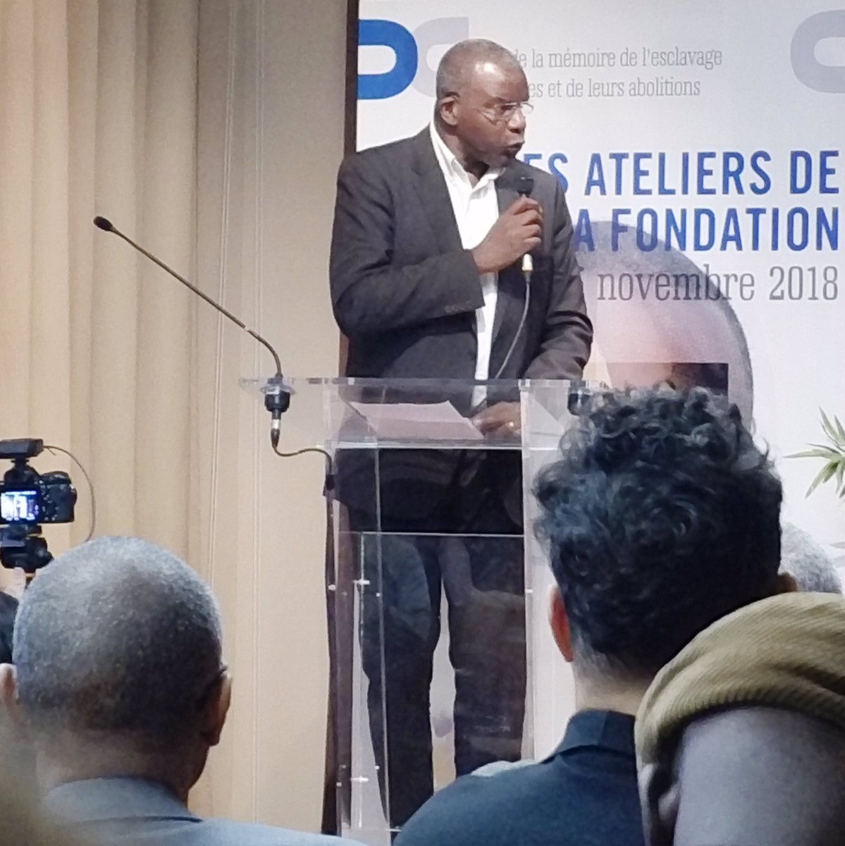MrYannGael's tweet photo. Ce matin, temps fort de la création de la Fondation Nationale pour la Mémoire de l’Esclavage et des Traites avec restitutions des Ateliers et discours de @ChTaubira @jeanmarcayrault #FredericRegent @cnmhe et #JacquesMartial @memorial_acte à la @Maison_Chimie Chimie @aissataseck https://t.co/o8Jo4lEnrx