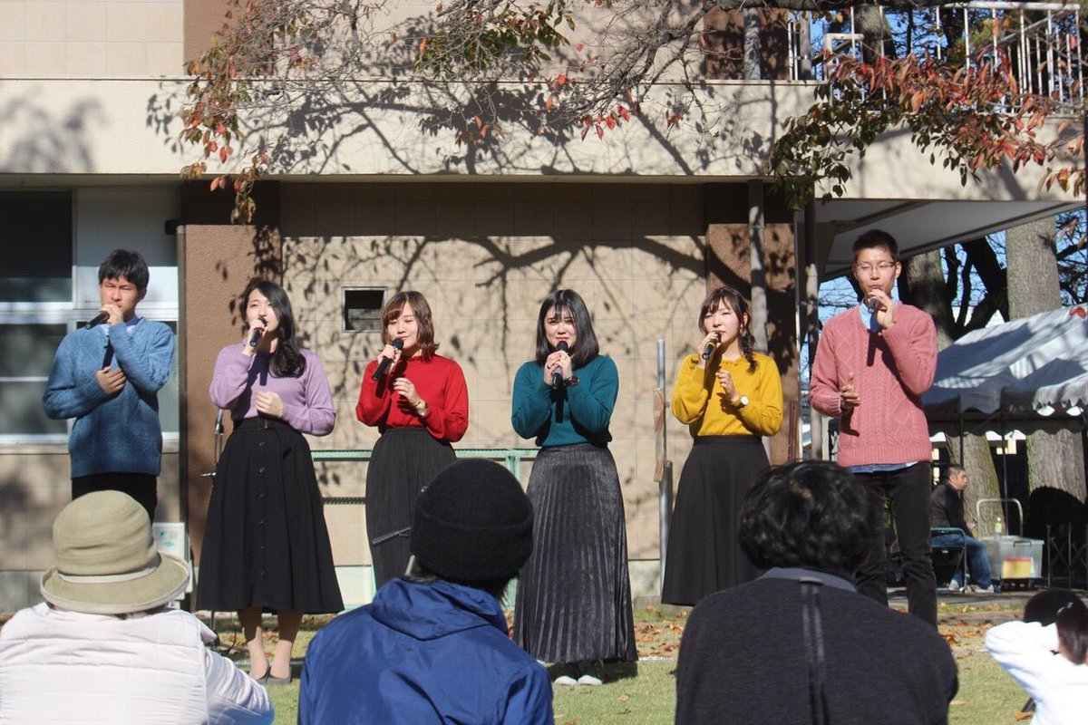 nanairo_umic's tweet photo. 11月23・24日に宇都宮大学峰ヶ丘祭で歌わせていただきました🌈
活動休止以来初の舞台は最高のものとなりました！！！
結成4年目にして念願のメインステージに立てたこと、私たちの歌で涙してくれる人がいること、本当に感謝しかありません。
聴いて下さった皆様、ありがとうございました！！ https://t.co/VvLbUDgz9u