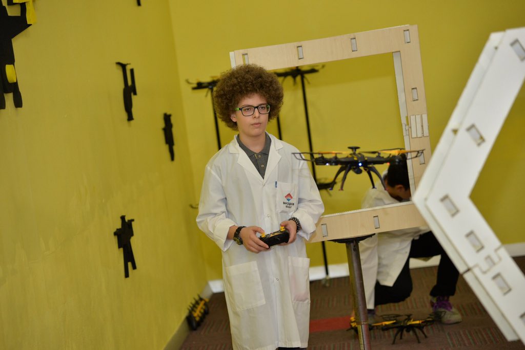 İHA,Fizik,Kimya,Biyoloji,Mekatronik,İnovasyon,Drone, Felsefe Oditoryumu,Robotik Kodlama alanlarına sahip Bilim Merkezi,Hatay Valisi Sn. Rahmi Doğan,Büyükşehir Belediye Başkanı Doç. Dr. Lütfü Savaş,İl Milli Eğitim Mdr. Kemal Karahan ve Hatay Protokolünün katılımlarıyla açıldı.